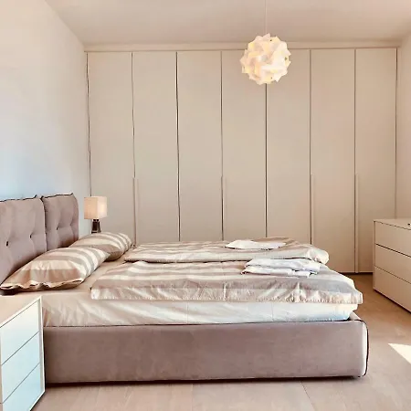 Attico Palazzo Di Vetro Apartman Luino