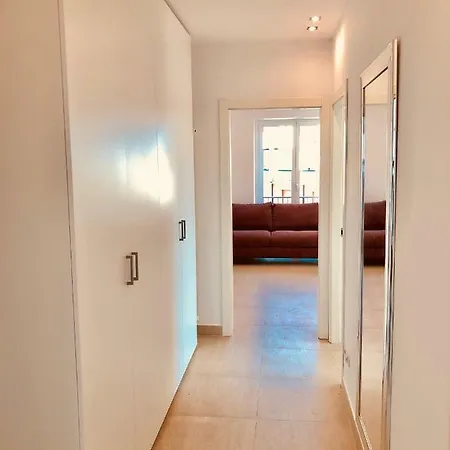 Attico Palazzo Di Vetro ルイーノ
