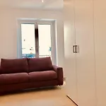 Attico Palazzo Di Vetro * ルイーノ