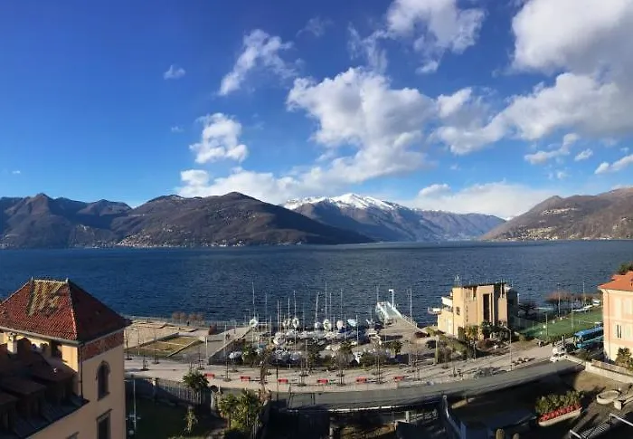 Attico Palazzo Di Vetro 아파트 *