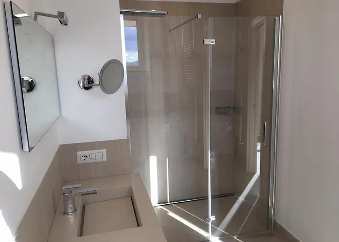 Attico Palazzo Di Vetro 루이노